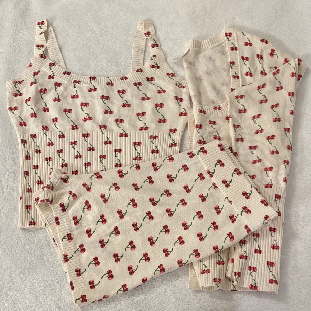 Frankie’s bikinis X pink cherry 3 pieces sweater tank top shorts set size M